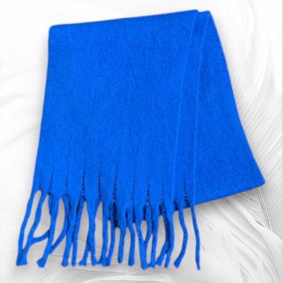 Soft Blue Oversized Winter Scarf With Fringe – Cozy Blanket Shawl Wrap - Picture 4 of 5